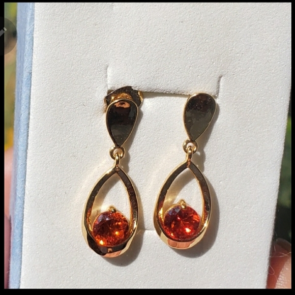 10K SOLID YG GARNET DANGLE EARRINGS - Picture 2 of 4